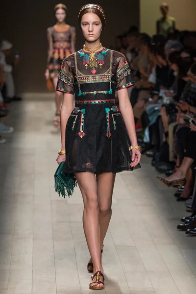 Look 4